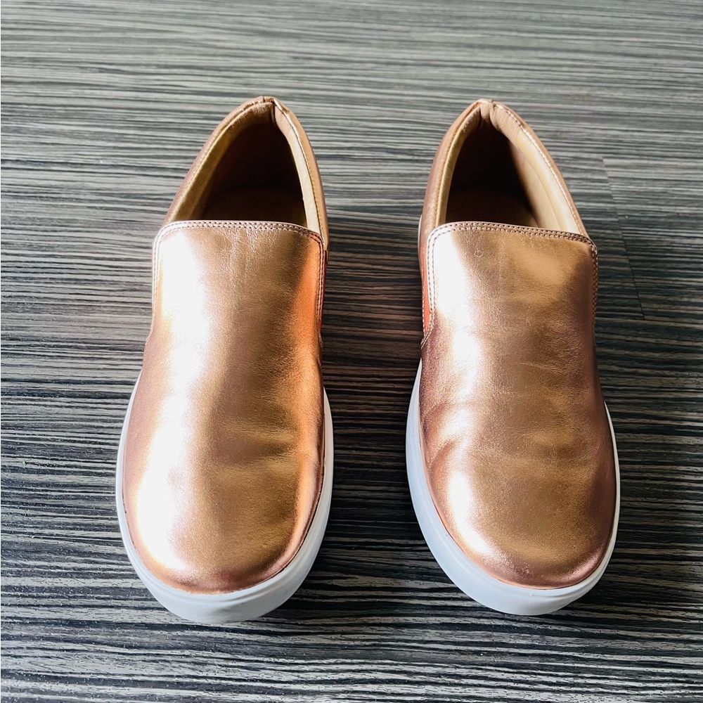 Carrano Haven Slip on in Metallic Coral